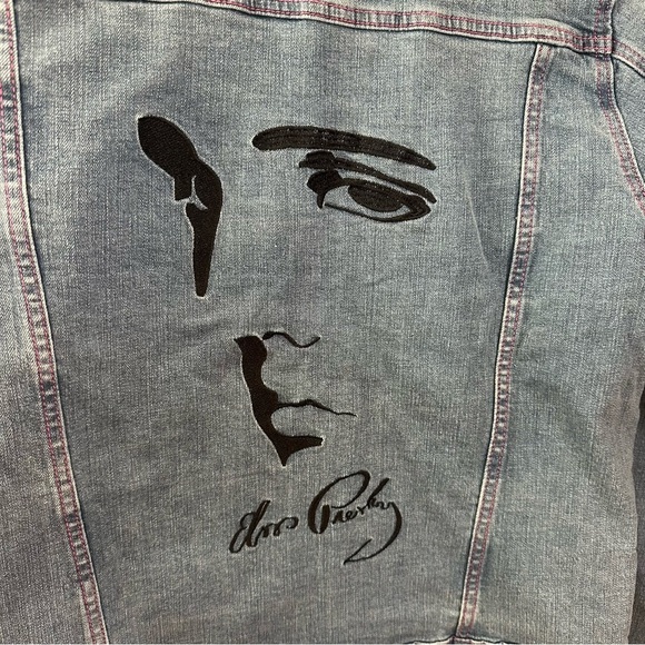 NWT Graceland Blue Denim I 🩷 Elvis Jacket! Stretchy. Fitted. Size: L - Picture 7 of 10